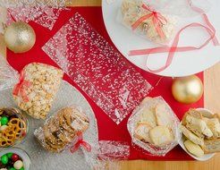 StarPack Premium Cellophane Treat Bags, Party Favor Bags, Christmas Cookie Bags - Set of 20 - Bonus 101 Cooking... N8