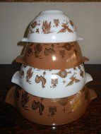 Vintage Pyrex Americana Mixing Bowl Set of 4