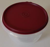 Tupperware Small Mixing Bowl in Bordeaux N2