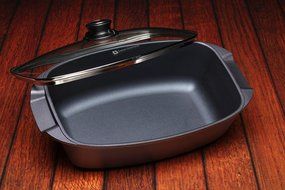 Swiss Diamond Nonstick Roaster with Lid - 5.3 qt (8.3 x 13") N2