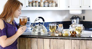 Surgical Stainless Steel Whistling Tea Kettle, 2.75 Quart Stove Top Kettle Teapot with Layered Capsule Bottom,... N5