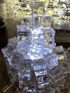 60 PCS Crystal Clear Acrylic Ice Cubes Square Shape, for Photography Props or Home And Kitchen Decoration.By Sunrise... N3