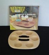 Vintage Nordic Ware Microwave Eggs 'N Muffin Pan