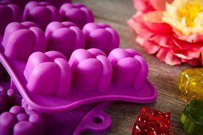 Silicone Chocolate Candy Molds, 3-Pack Set, Non-Stick Candy &amp; Ice Cube Molds, Choice of Three Colors, Chocolate... N5