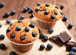 Elite BakewareTM 4 Piece Nonstick Silicone Muffin Pan and Cupcake Pans Set - Includes Regular, Jumbo &amp; Mini Size... N7