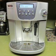 DeLonghi Magnifica ESAM4400 Super Automatic Coffee Center N6