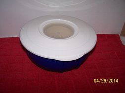 Tupperware (3 qt) Blue Mix-N-Store "Remarkabowl" Lacquer Non-Slip Mixing Bowl (Blue) N2