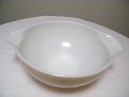Vintage 1950's Pyrex Sandalwood Beige and White 4 Quart Cinderella Mixing Bowl #444 N5
