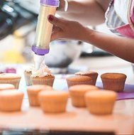 Cake Decorating Supplies Kit by Bobbi Jean&rsquo;s - 9 Piece Set of Tools - Create Attractive Edible Art N5