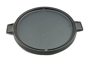 Useful. UH-CI196 14 inch 3 in 1 Reversible Cast Iron Pizza Pan, Grill and Griddle N3