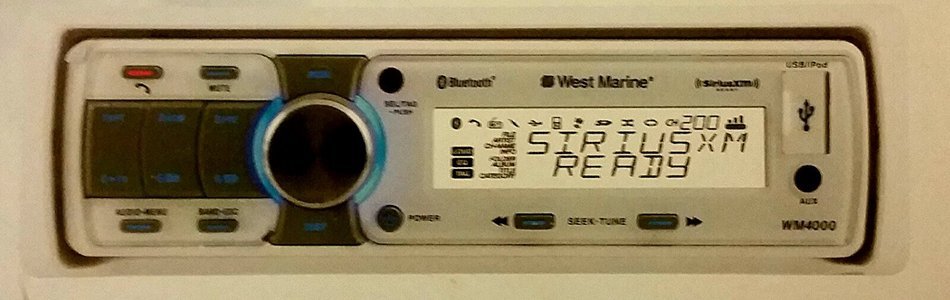 WEST MARINE WM4000 Bluetooth Marine Stereo Receiver