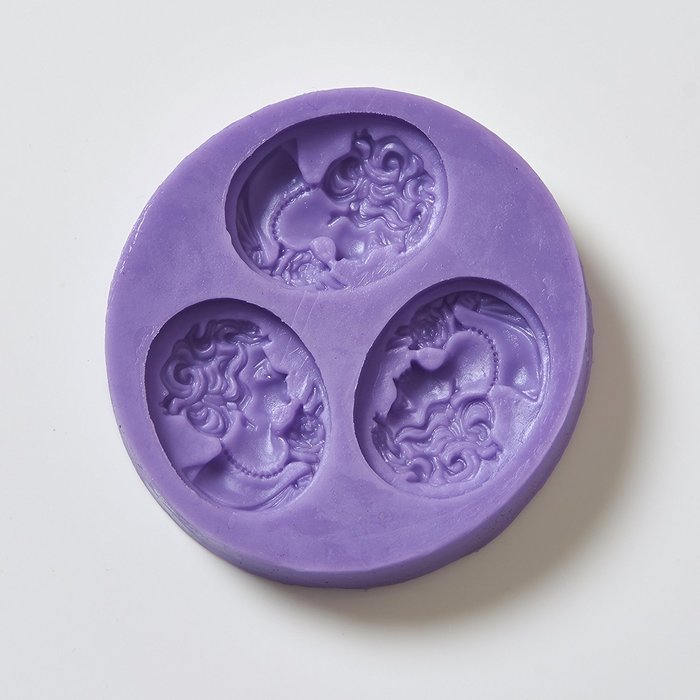 World Of Moulds Cameo Fondant Icing 3 Silicone Mould