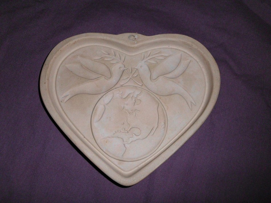 Pampered Chef Peace on Earth Cookie Mold 2926 N2