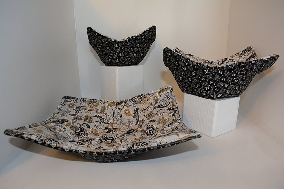 Microwave Bowl Cozies // Reversible // Set of 3 // 1 Small Bowl Cozy // 1 Medium Bowl Cozy // 1 Dinner Plate Cozy... N32