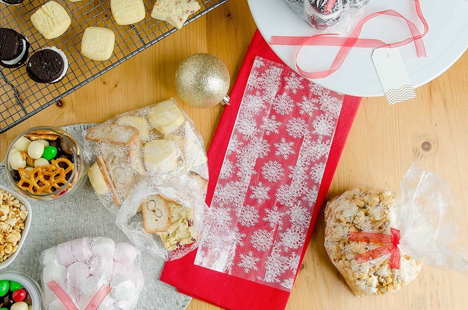 StarPack Premium Cellophane Treat Bags, Party Favor Bags, Christmas Cookie Bags - Set of 20 - Bonus 101 Cooking... N10