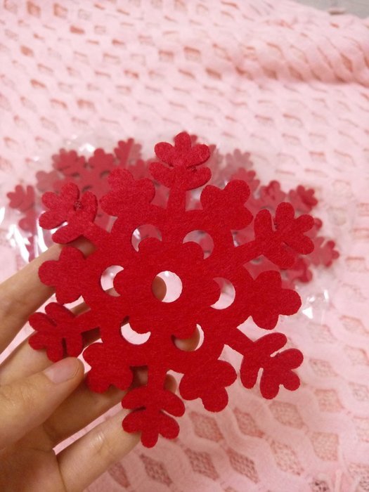 Tonwhar Snowflake Shape Red Felt Coasters Cup Mats for Christmas,set of 5 (Red) N4