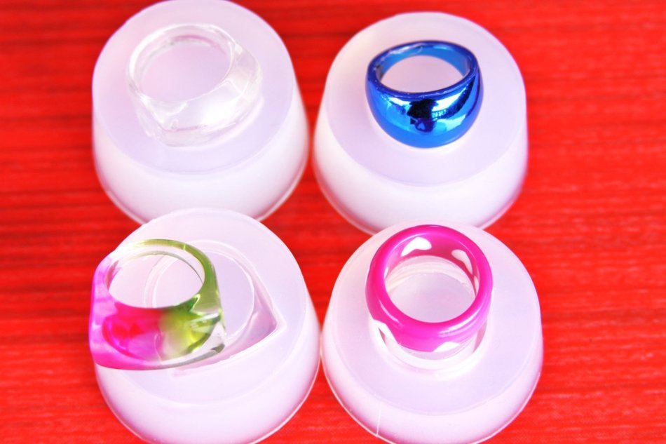 LOT Clear silicone rings Molds!! 10 molds!!!. Size 6-2pc, 7-2pc, 7.75-1pc, 8-4pc, 9-1pc. (O-01) N6