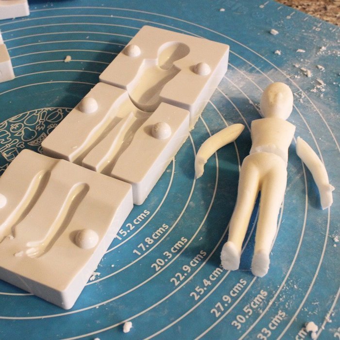 Family Set People Mould Casting for Cake Toppers, Fondant, Icing, Decorating by Kurtzy TM N3