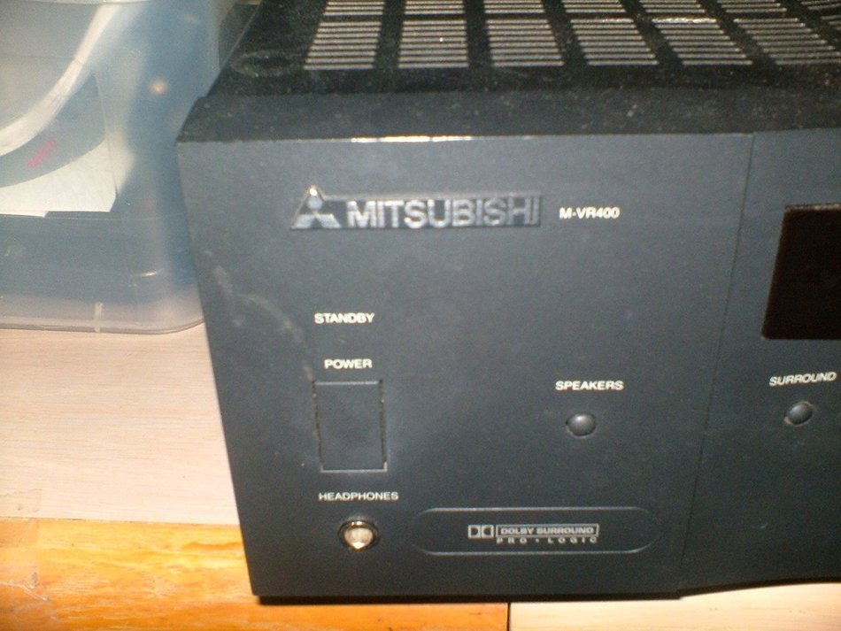 MITSUBISHI RECEIVER M-VR400 WITH ORIGINAL REMOTE N4
