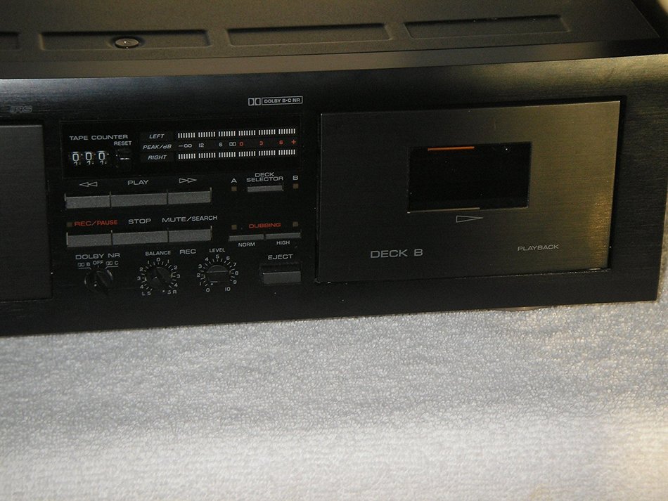 YAMAHA Natural Sound Stereo Double Cassette Deck, Model KX-W162 N2
