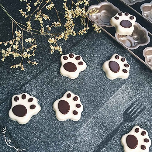 Astra Gourmet Premium 8-Cup Carrot Prints Cake Pan Cute Carbon Steel Baking Pan Cake Mold Muffin Pan, 12 x 8 inch N3