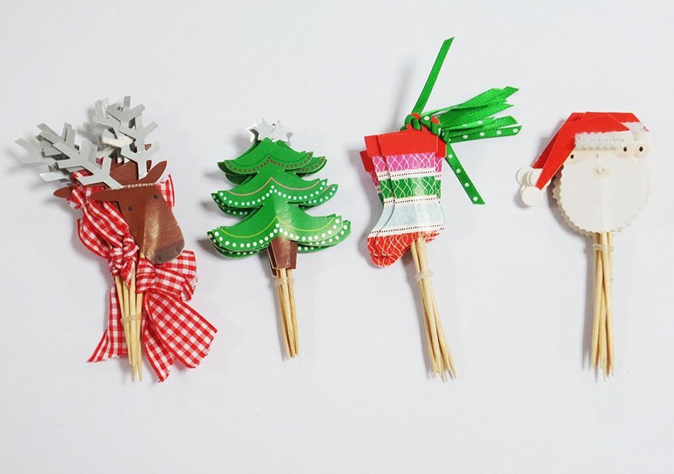 Yunko 24pcs Christmas Cake Cupcake Decorative Cupcake Topper for Christmas Party Themed Party (Wrappers and Toppers) N15