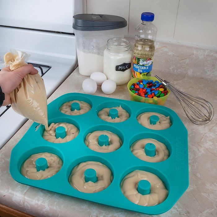 Large Donut Pan &ndash; Non-stick Silicone Donut Mold Made Of Heavy Duty, Heat Resistant Material To Bake 9 Full Size... N12