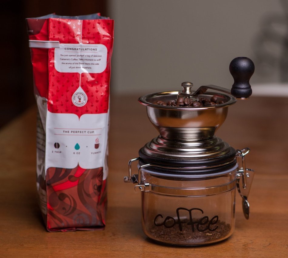 Gourmet Hand Powered Chrome Coffee Grinder with Latch Secured Canister N5