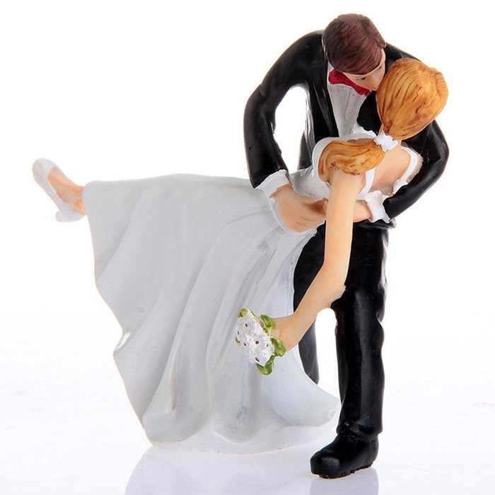 Lingstar A Romantic Dip Dancing Bride and Groom Couple Figurine Cakes Resin Decoration 13.5*7*11cm N2
