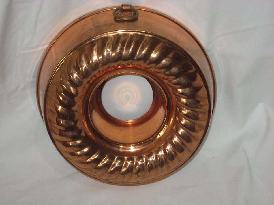Vintage Coppertone & Tin Fluted Bundt 9x3 Inch Jell-O Mold / Cake Baking Pan - Korea N3