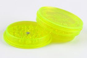 3-Part Acrylic Grinder with Magnet Solid Colored Cover (Green) N13