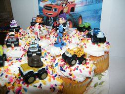 Nickelodeon Blaze and the Monster Machines Deluxe Mini Cake Toppers Cupcake Decorations Set of 13 Figures with... N4