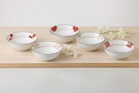 Saikai Pottery Red based Patterns 5 Japanese Bowls from Japan 31931