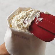 Cake Boss Decorating Tools 2-Piece Cotton Icing Bag Set, Cream N5