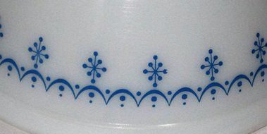 Vintage 1970's Pyrex Snowflake Blue 1 1/2 Quart Mixing Nest Batter Bowl 402 N2