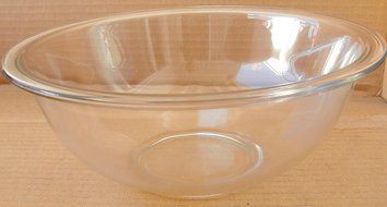 Pyrex 325 Clear 2.5 Liter Glass Mixing Bowl