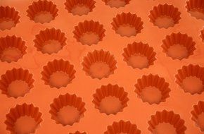 World Cuisine Non-Stick Silicone Mold, Tartlet, Fluted N4