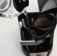 DeLonghi DCF212T Drip Coffeemaker with Convenient Front Access N3