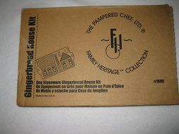 Pampered Chef Stoneware Gingerbread House Kit N3