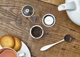 Zo&euml;&amp;Mii Premium Loose Leaf Tea Infuser Set complete with Tea Scoop and Drip Trays. Stainless Steel Strainer and... N7