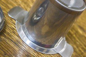 TEA BUDDY FILTER STRAINER INFUSER FOR LOOSE TEAS. N6