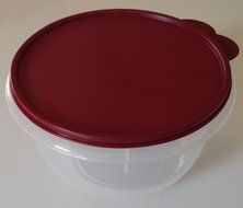 Tupperware Medium Mixing Bowl in Bordeaux