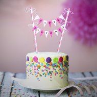 eBoot Pink Paper Straws 3 Patterns 75 Pieces with Happy Birthday Banner