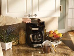 DeLonghi DCF212T Drip Coffeemaker with Convenient Front Access N5