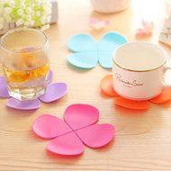 Voberry Pure Flower Clover Shaped Three-dimensional Anti-scald Silicone Coasters 1 Pc (pink) N9