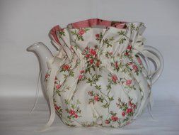 Pretty Poppies on Cream 6 Cup Reversible Tea Pot Cozy
