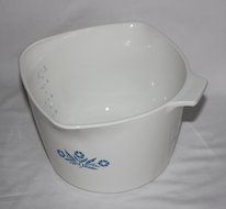 Vintage Corning Ware - Cornflower / Corn Flower - 2 Quart / 8 Cup Sauce Maker Measuring Mixing Batter Bowl