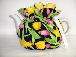 2 Cup Pretty Tulips on Black Reversible Tea Pot Cozy
