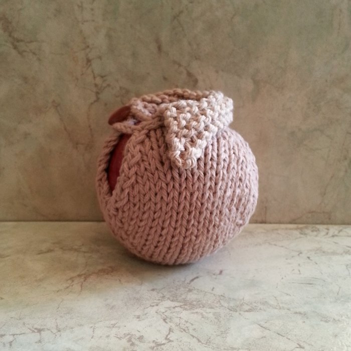 Apple Cozy Hand Knit Cotton 15mm round Button Camel N2