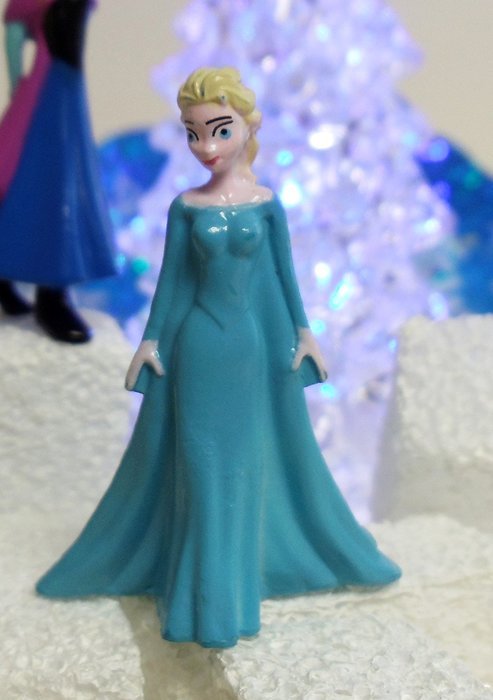 Frozen 23-Piece Elsa and Anna Birthday Cake Topper Set, Contrasting Spring Arendelle with Frozen Arendelle N3